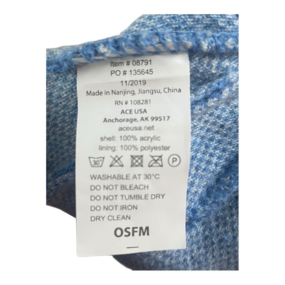 Blue and White Winter Beanie - Picture 4 of 4